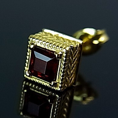 【NICOLE/ニコル】シルバーアクセ　ガーネット/シルバー(ゴールドめっき) 片側ピアス　NC-LG254GG（送料無料）の通販は