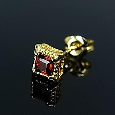 【NICOLE/ニコル】シルバーアクセ　ガーネット/シルバー(ゴールドめっき) 片側ピアス　NC-LG253GG（送料無料）