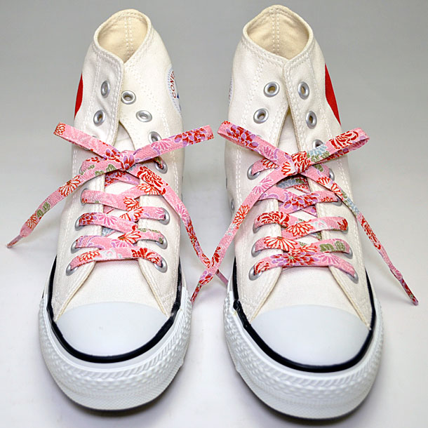 メール便 和柄靴紐ロング スニーカー用靴ひも おしゃれな平紐 色柄多数ちりめんメンズレディースクツヒモ 日本製シューレース 色102l の通販はau Pay マーケット 多数商品がメール便対応可 和柄グッズ和の輪 Au Pay マーケット店