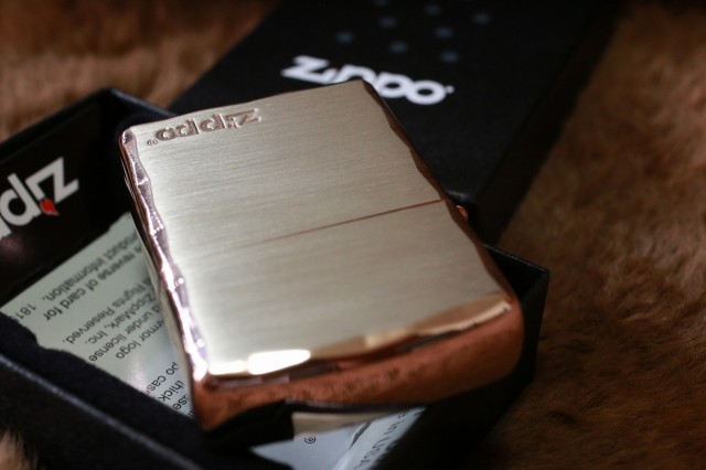 【Armor ZIPPO】 重厚アーマー ジッポロゴマーク シルバーサテン＆ピンクゴールド 両面コーナー彫刻 メタルピンク zippo シンプル 人気