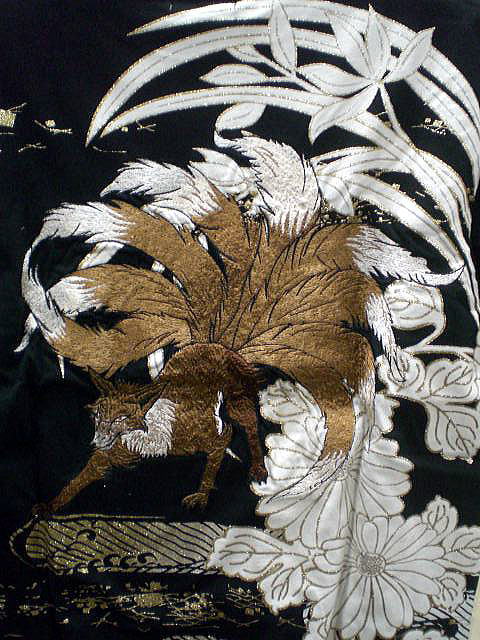 カラクリ魂  和柄 半袖Tシャツ 九尾の狐刺繍　KARAKURI_1