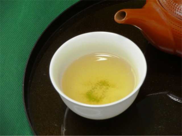 霧の森 無農薬の霧の森茶 淹れ方カンタン 甘みだけでなく渋みも楽しめる 特上煎茶 50gの通販はau Pay マーケット 霧の森菓子工房