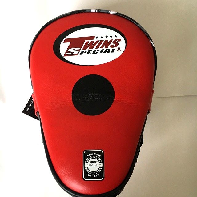 新品 正規 TWINS パンチングミット 赤甲黒 /ボクシング/ムエタイ/本革