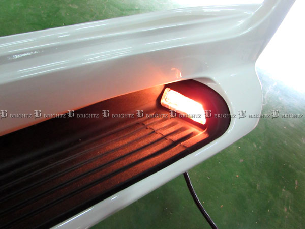 BRIGHTZ レクサス LX570 201 202 サイドステップ 後期ルック Dタイプ パールホワイト SID−GUA−010_1