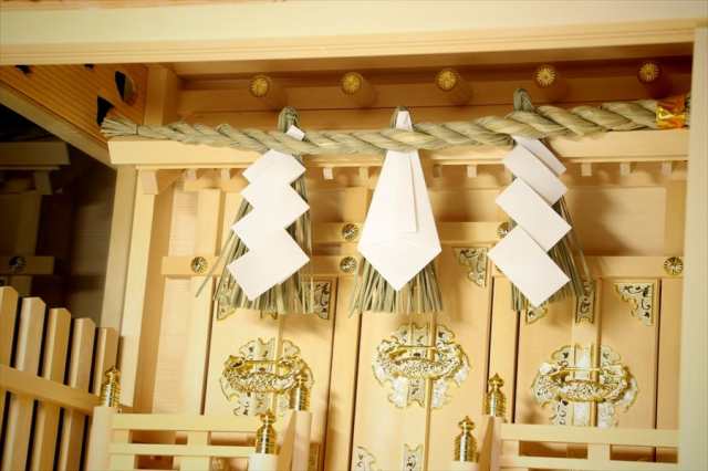 有名な高級ブランド □ 匠造り 箱宮 三社 神棚 三社 檜葉材 □ 20号 注連縄付 □ 神棚、神具