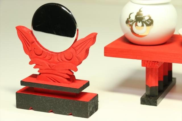 稲荷 神具セット 神棚 神具 お稲荷さん 専用 稲荷神具9点 セット 稲荷紋 朱色の 神鏡 八足台 付