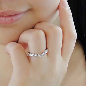 Ｖ字 ダイヤモンドリング【0.7ct】 プラチナ950 【H・SIクラス】 ダイヤモンド エタニティ ☆【送料無料】【ギフトラッピング】の通販は
