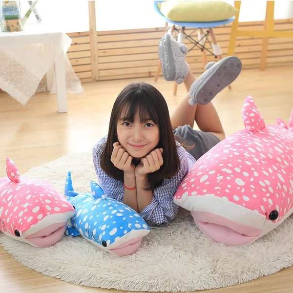 クジラ 抱き枕 ぬいぐるみ 鯨 可愛い ふわふわ肌触りいい お祝い プレゼント 人気 抱き枕2色選択65cmの通販はau Pay マーケット Happy House クジラ 抱き枕 ぬいぐるみ 鯨 可愛い ふわふわ肌触りいい お祝い プレゼント 人気 抱き枕2色選択65cmの通販はau Pay マーケット Happy House