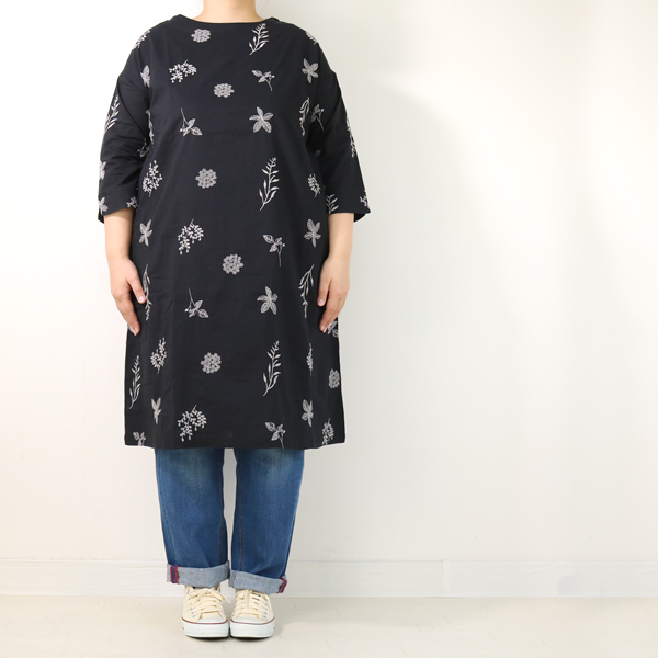 セール Bliss Bunch ブリスバンチ 草花刺繍コットンワンピース ホワイト イエロー ネイビー ブラック F M L Ll 3lくらいの方向け Se 684の通販はau Pay マーケット Qoobキューブ大きいサイズのお店