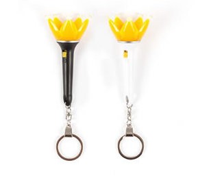 送料無料 Bigbang ビッグバン 公式 グッズ 10th Bigbang Light Stick Keyring ペンライト キーリング の通販はau Pay マーケット エンジェルキャット11号店