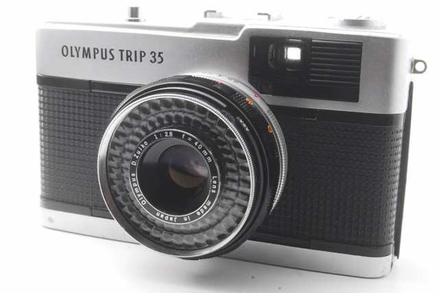 OLYMPUS TRIP35は、ヴィンテージカメラの中でも特に人気の高いモデルです。そのシンプルで美しいデザインと、初心者でも使いやすい機能が