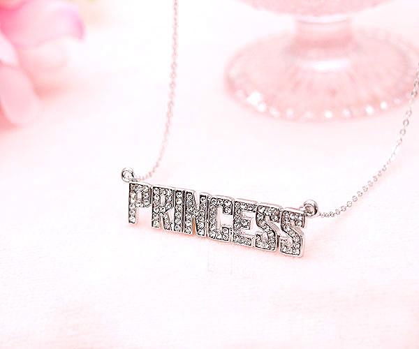 ネックレス レディース セレブ Princess ネーム 可愛い アクセサリー 英語 文字 プリンセス シルバー ゴールド 金 銀 ペンダント 個性的 の通販はau Pay マーケット アクセサリーショップバルザス