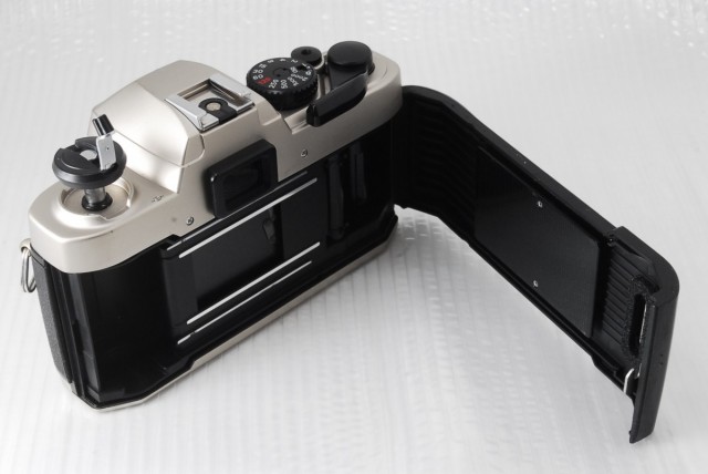 中古 保証付 送料無料】Nikon FM10 フィルムカメラ/一眼レフカメラ