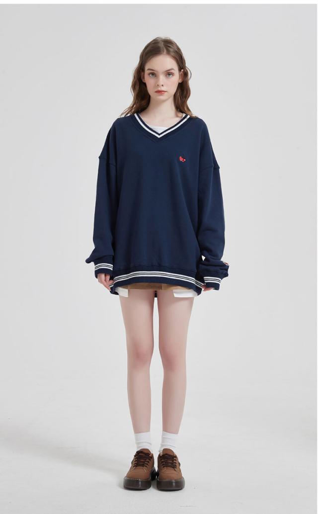 トップス トレーナー 送料無料 個性 長袖 スウェット Vネック オーバーサイズ プルオーバー かわいい 大人可愛い きれいめ 上品 シンプル カジュアル おしゃれ 主役級 存在感 こなれ感 とろみ感 ガーリー レトロ レディース ママ OL 学生 トップス トレーナー 送料無料 個性 長袖 スウェット Vネック オーバー