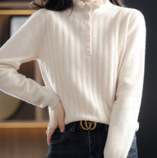 トップス セーター 送料無料 個性 ニット 長袖 フリルネック ボタン かわいい 大人可愛い きれいめ 上品 シンプル カジュアル おしゃれ 主役級 存在感 こなれ感 とろみ感 抜け感 ガーリー レトロ 秋 冬 レディース 学生 ママ OL デート