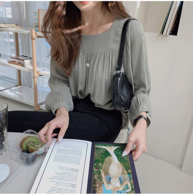 ふんわり袖 鎖骨見せ ギャザー切替え トップス ブラウス ミディアム丈