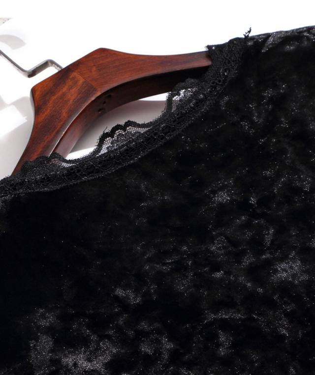 袖シアー ベルベット切替え 胸元アルファベットチャーム付き トップス ブラウス ひざ丈 膝上丈 ミディアム丈 チュニック丈 長袖 キャンディスリーブ ボリューム袖 襟なし Vネック Aラインレース 透け感 切り替えデザイン 異素材MIX かわいい 大人可愛い シンプル きれいめ 袖シアー ベルベット切替え 胸元アルファベットチャーム付き トップス