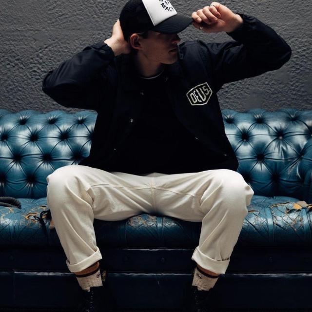 DeusExMachina デウスエクスマキナ Circle Logo Trucker Black White 