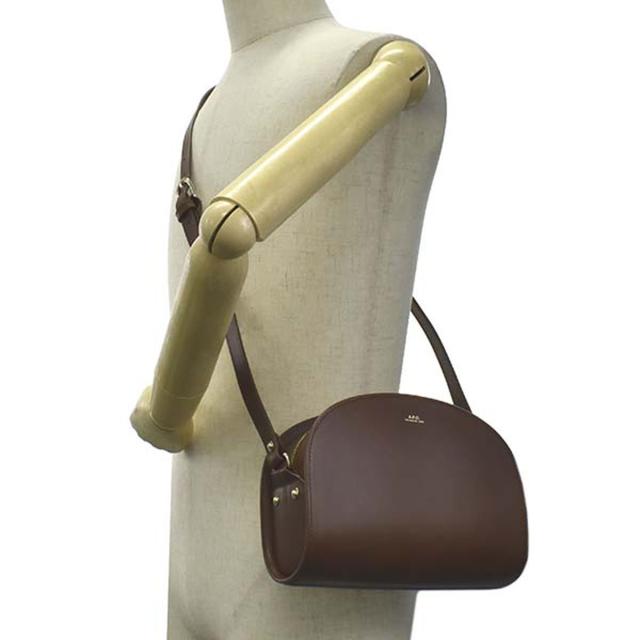 アーペーセー A.P.C. バッグ ショルダーバッグ 斜めがけバッグ ポシェット F61048 PXAWV CAD 牛革 SAC DEMI-LUNE NOISETTE ブラウン APC apc 斜め掛け 本革 レザー ブランド 人気 可愛い シンプル 誕生日 クリスマス プレゼント 母の日 20代 30代 40代 50代 新品_5