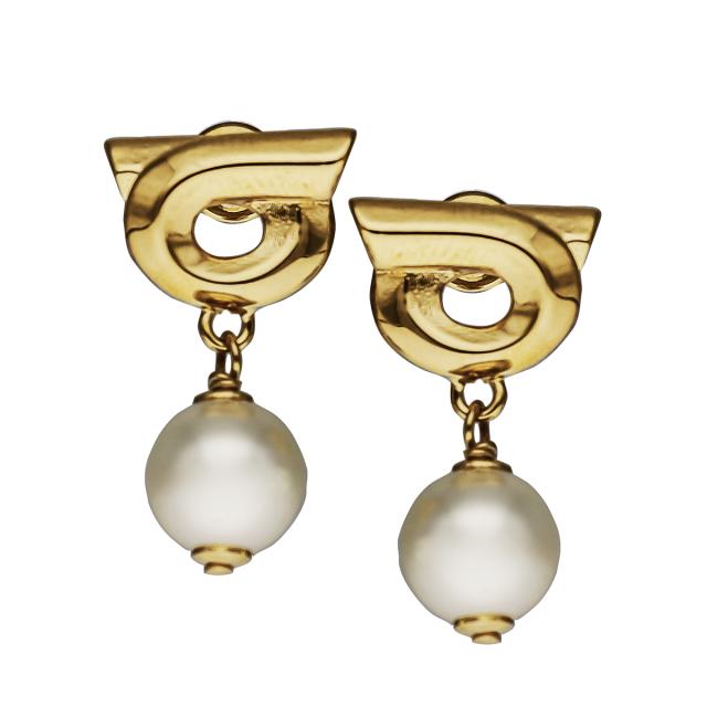 フェラガモ Ferragamo アクセサリー ジュエリー ピアス 760780 776601 レディース ゴールド系 ピアス アクセサリー ブランド 人気 おしゃ