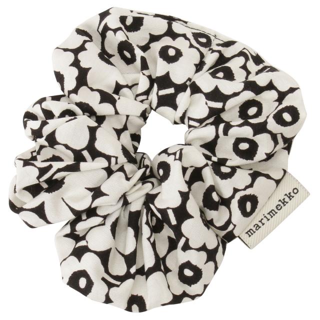 マリメッコ marimekko シュシュ ヘアゴム ヘアアクセサリー 091833 912 fhmm00499l Vinja Pikkuinen Unikko ブラック+ホワイト系 ヘアゴの通販は 8,100円