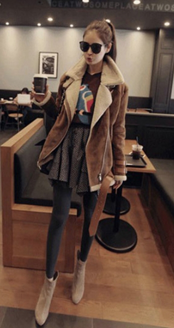 スエード ジャケット 裏ボア ムートン風 ライダーズ ムスタン コート レディース ミドル丈 冬 防寒 アウター 上着 テーラードカラー ハイネック ベルト使い 防寒 シンプル カジュアル おしゃれ 大人 かっこいい クール メンズライク 韓国風 普段使い デート お出かけ 茶色