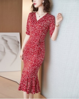 イブニング ドレス レディース Vネック 花柄 スリム 薄手 ロング丈 スカート レトロ きれいめ 可愛い シンプル カジュアル 上品 お出かけ デート パーティー イベント リゾート 旅行 エレガント モダン 存在感 フォーマル 袖あり 膝下 花柄 セミフレア マーメイド ふんわり