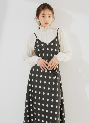 ワンピース ドレス 婦人服 プリント柄 ロング丈 シンプル カジュアル クール 20代 30代 40代 レディース 女性 オフィス OL 通勤 お出かけ デート お買い物 普段使い 大人可愛い 大人女子 こなれ感 春 夏 秋 S M L 白 黒