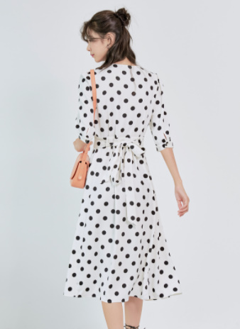 ワンピース ドレス 婦人服 プリント柄 ロング丈 シンプル カジュアル クール 20代 30代 40代 レディース 女性 オフィス OL 通勤 お出かけ デート お買い物 普段使い 大人可愛い 大人女子 こなれ感 春 夏 秋 S M L 白 黒