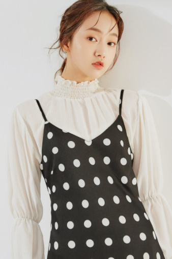 ワンピース ドレス 婦人服 プリント柄 ロング丈 シンプル カジュアル クール 20代 30代 40代 レディース 女性 オフィス OL 通勤 お出かけ デート お買い物 普段使い 大人可愛い 大人女子 こなれ感 春 夏 秋 S M L 白 黒
