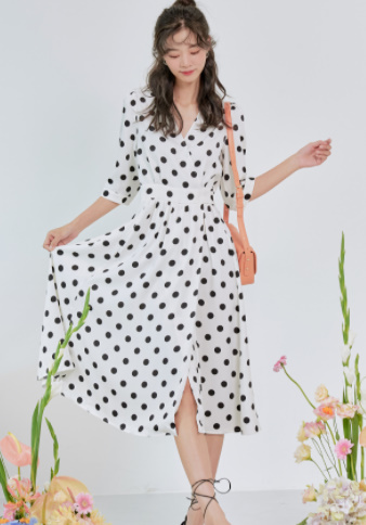 ワンピース ドレス 婦人服 プリント柄 ロング丈 シンプル カジュアル クール 20代 30代 40代 レディース 女性 オフィス OL 通勤 お出かけ デート お買い物 普段使い 大人可愛い 大人女子 こなれ感 春 夏 秋 S M L 白 黒
