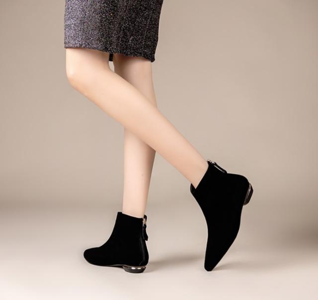 ショート ブーツ スエード PU レザー レディース 黒 無地 小さいサイズ 22.0cm 22.5cm ポインテッドトゥ アンクル  ローヒール 背面ジッパー ファスナー シンプル カジュアル 歩きやすい 履きやすい 定番 大人 可愛い きれいめ お洒落 通勤 通学 学生 お散歩 デート 春 秋 冬