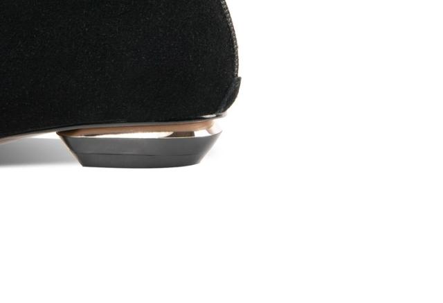 ショート ブーツ スエード PU レザー レディース 黒 無地 小さいサイズ 22.0cm 22.5cm ポインテッドトゥ アンクル  ローヒール 背面ジッパー ファスナー シンプル カジュアル 歩きやすい 履きやすい 定番 大人 可愛い きれいめ お洒落 通勤 通学 学生 お散歩 デート 春 秋 冬