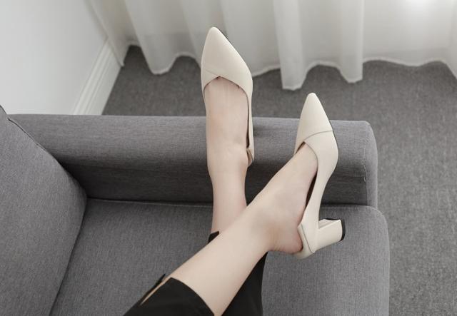 ハイヒール ハイヒール 7cmヒール 太ヒール ポインテッドトゥ 無地 オールシーズン 10代 20代 30代 40代 50代 レディース オフィス OL 学生 デイリー 22.5cm 23.0cm 23.5cm 24.0cm 24.5cm 25.0cm ブラックスエード ブラック オフホワイト