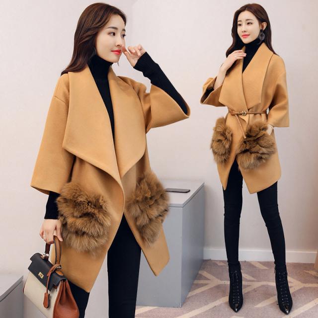 ウールコート アウター レディース ボリューム 襟付き 七分袖 フェイクファー ポケット ビッグファー ロングコート ミディアム丈 ロングカーディガン 袖あり 羽織り 可愛い 大人 上品 個性的 通勤 通学 OL 普段使い 着回し 普段着 きれいめ  秋 冬 キャメル XXS XS XL