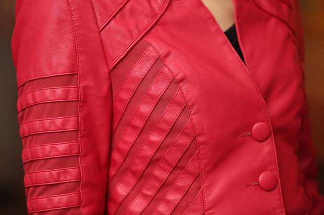 ジャケット レザー カジュアル スリム 秋 冬 春 スクエアネック フロントボタン 大人 すっきり ボーダー風切替え 背中ゴールドプレート 立体感 上品 おしゃれ かっこいい スタイリッシュ クール ゴージャス セレブ風 セレカジ お出かけ デート 大きいサイズ ブラック レッドの通販は ジャケット レザー カジュアル スリム 秋 冬 春 スクエアネック フロントボタン 大人 すっきり ボーダー風切替え 背中ゴールドプレート 立体感 上品 おしゃれ かっこいい スタイリッシュ クール ゴージャス セレブ風 セレカジ お出かけ デート 大きいサイズ ブラック レッドの通販は