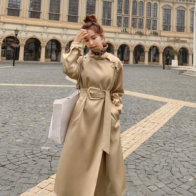 サテン トレンチ コート レディース ワンピース ロング ロング丈 肩ヨーク 長袖  Aライン 幅広ベルト ウエストマーク 前開き かわいい きれいめ シンプル カジュアル 大人 可愛い 女子 お洒落 こなれ感 韓国 オルチャン カーキ 秋 冬 通勤 通学 デート お出かけ 旅行 サテン トレンチ コート レディース ワンピース ロング ロング丈 肩