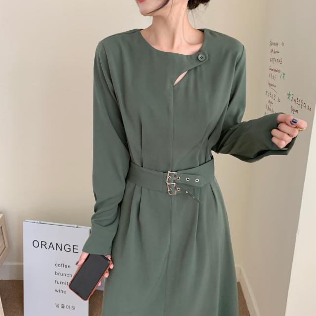 イレギュラーネックワンピース ワンピース フレアワンピース ロング ロング丈 袖あり 長袖 フレア ベルト ウエストマーク ハイウエスト ポリエステル かわいい 大人可愛い きれいめ シンプル カジュアル おしゃれ お洒落 大人可愛い 大人女子 こなれ感 無地 春 夏 秋 10代 20