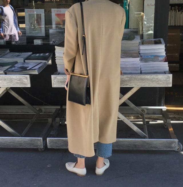 ロング厚地の外套 レディース ロング丈 春 秋 アウター 上衣 厚地の外套 ロング上衣 生あたたかい 長袖 Vのど頚 襟付き添い人 前食い違い ダブル 名取り草 成年者 好いたらしい 好いたらしいめ 分かりやすい 心地よい 着飾る こなれ感 無地 OL 通い 教え子 通学 会う約束 お出かけ 着回し 韓国 黒 黒いこと