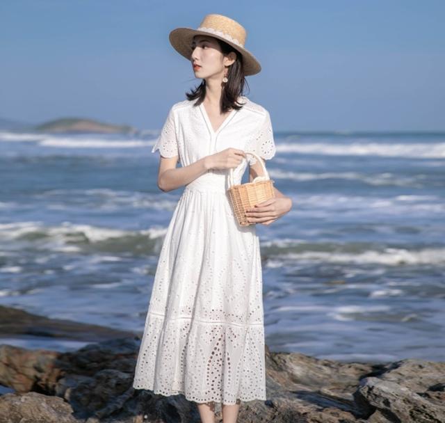 レディース ワンピース 人気 通販 Vネック パンチング レース 花柄 レース 透け感 ティアード フレア ミモレ丈 膝下 半袖 袖あり スカラップ ハイウエスト 切り替え Aライン レトロ クラシカル 大人 可愛い ラブリー 清楚 華やか フェミニン 通勤 通学 お出かけ デート 旅行_10