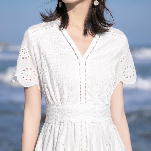 レディース ワンピース 人気 通販 Vネック パンチング レース 花柄 レース 透け感 ティアード フレア ミモレ丈 膝下 半袖 袖あり スカラップ ハイウエスト 切り替え Aライン レトロ クラシカル 大人 可愛い ラブリー 清楚 華やか フェミニン 通勤 通学 お出かけ デート 旅行_4