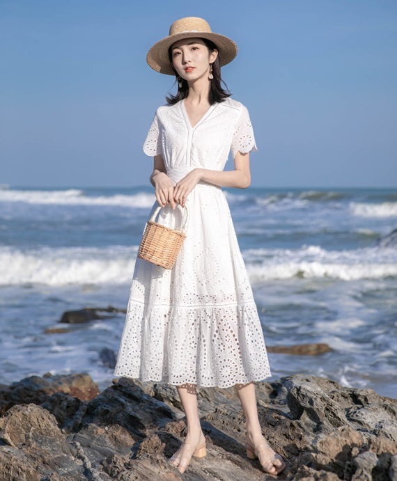 レディース ワンピース 人気 通販 Vネック パンチング レース 花柄 レース 透け感 ティアード フレア ミモレ丈 膝下 半袖 袖あり スカラップ ハイウエスト 切り替え Aライン レトロ クラシカル 大人 可愛い ラブリー 清楚 華やか フェミニン 通勤 通学 お出かけ デート 旅行_8