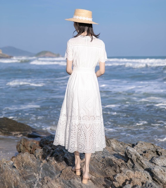 レディース ワンピース 人気 通販 Vネック パンチング レース 花柄 レース 透け感 ティアード フレア ミモレ丈 膝下 半袖 袖あり スカラップ ハイウエスト 切り替え Aライン レトロ クラシカル 大人 可愛い ラブリー 清楚 華やか フェミニン 通勤 通学 お出かけ デート 旅行_9