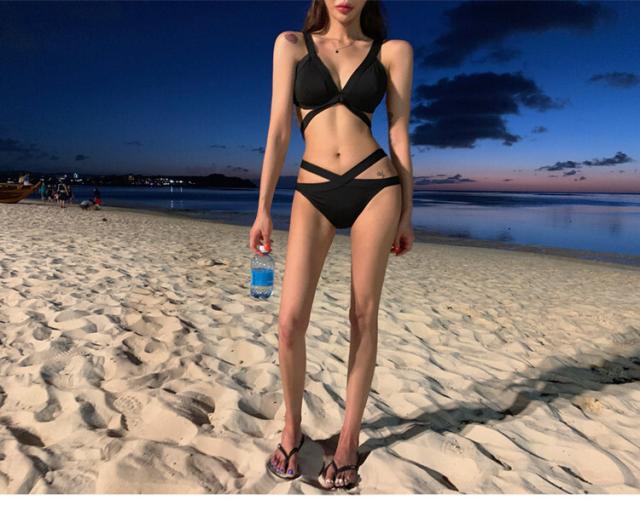 三角 ビキニ レディース ノンワイヤー パッド付き 上下セット