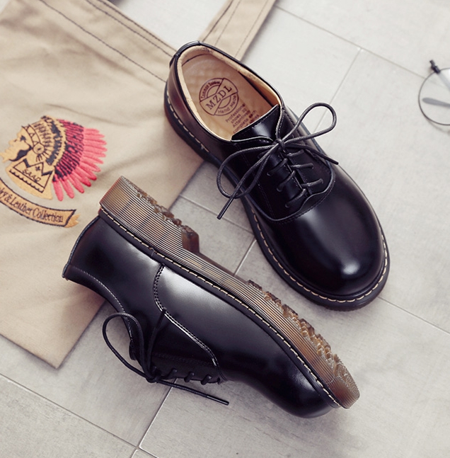 フラットシューズ 歩きやすい レディース レースアップ オックスフォード 厚底 レザー ラウンドトゥ  韓国 大人 可愛い きれいめ シンプル おしゃれ レトロ メンズライク マニッシュ ガーリー 春 秋 冬 学生 通学 デート お出かけ 普段使い リボン 人気 痛くない 大きい フラットシューズ 歩きやすい レディース レースアップ