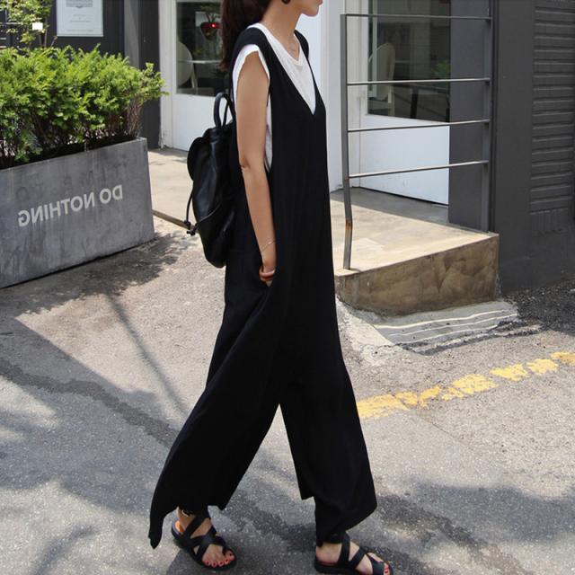 サロペット パンツ ワイドレッグパンツ ワイド オーバーオール ポケット付き 9分丈 九分丈 クロップドパンツ ルーズ ゆったり ゆるだぼ 楽ちん カジュアル 無地 シンプル 大人可愛い かわいい 可愛い 大人女子 おしゃれ お洒落 通勤 通学 学生 お出かけ デート 旅行 休日 普_3