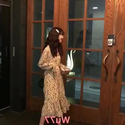 Vネック 花柄 ワンピース Aライン 裾フレア ソフトマーメイド 膝下