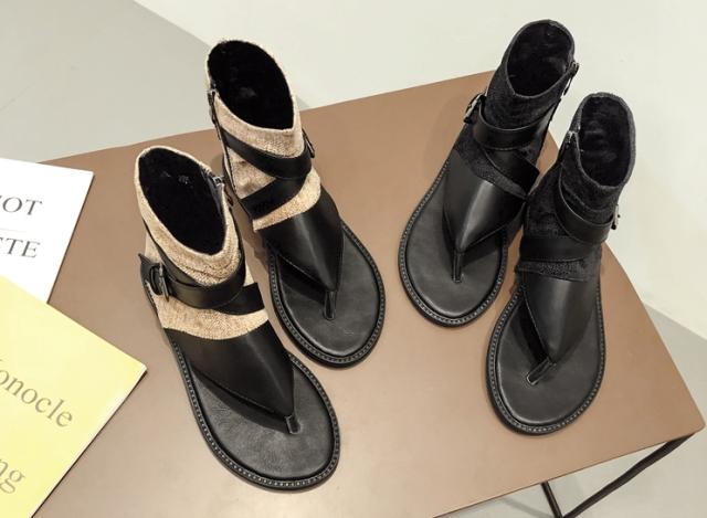 異素材 ドッキング サンダル フーデッドサンダル シューズ レディース ブーサン フラット トング クロスベルト 足首カバー 爪先開き シンプル カジュアル 個性的 モード クール 大人 かっこいい おしゃれ スタイリッシュ 抜け感 バイカラー春 夏 普段使い お出かけ デートの通販は 5,168円