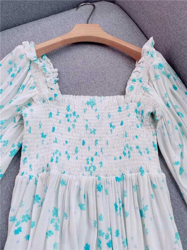 小花柄 シフォン ワンピース ワンピ シャーリング マイクロミニ チュニック丈 スクエアネック オフショルダー 肩出し 長袖 ボリューム袖 シンプル カジュアル セクシー かわいい 肌見せ 学生 大人 可愛い 普段使い デート お出かけ 旅行 リゾート 春夏 秋 キュート 伸縮性 小花柄 シフォン ワンピース ワンピ シャーリング マイクロミニ