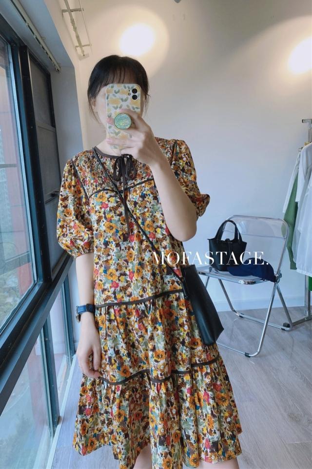 パイピング ワンピース 花柄 ワンピ ティアード ミニ ミディ丈 膝上 五分袖 パフスリーブ ラウンドネック Aライン シャーリング 胸元リボン 体型 カバー 隠れる ゆったり フラワー プリント シンプル カジュアル レトロ キュート 上品 大人 可愛い おしゃれ 普段使い デート パイピング ワンピース 花柄 ワンピ ティアード ミニ ミディ丈 膝上 五